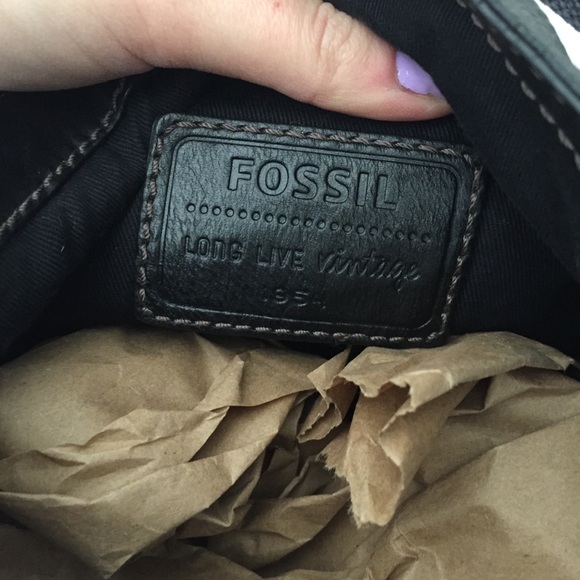 Fossil Leather Crossbody Purse - Picture 9 of 13